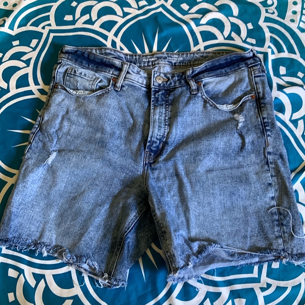 Old Navy 0 G straight sz14 9 inch length. Bermuda walking jean shorts distressed